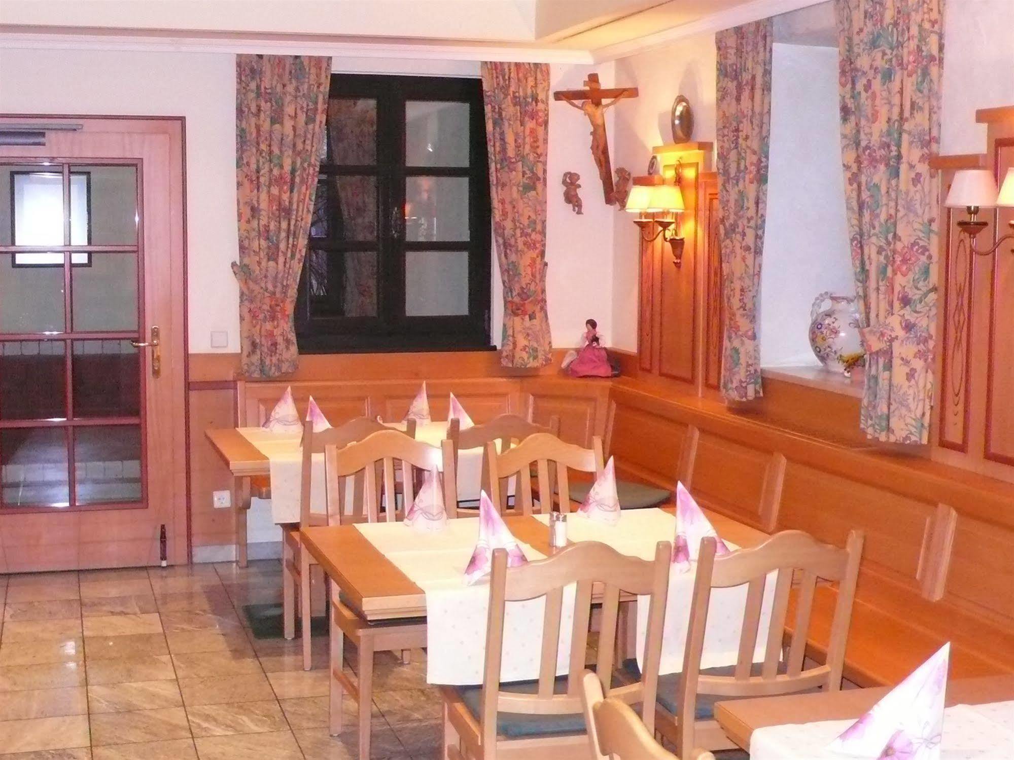 Hotel Neuwirt Sauerlach Exterior foto